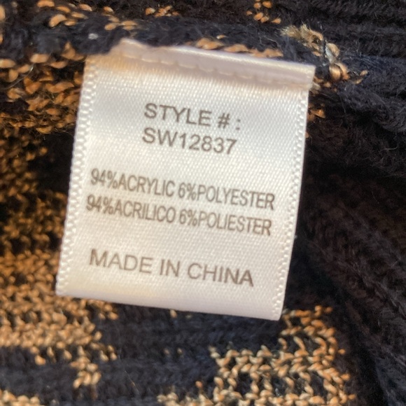 Pink Owl sweater. Size Small. - Picture 10 of 11